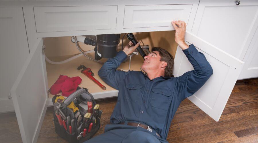 Expert burst pipe repair services in Beckemeyer, IL